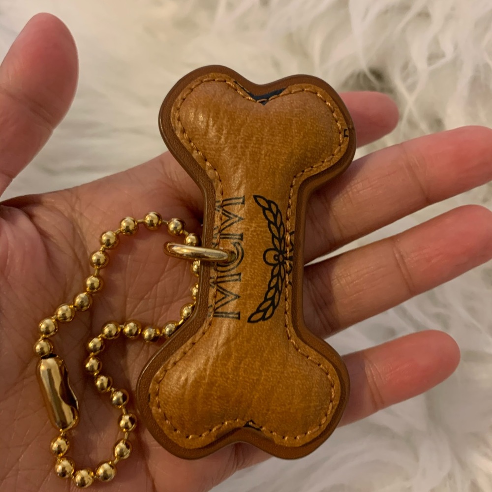 Mcm Dog Charm - Picture 3 of 6